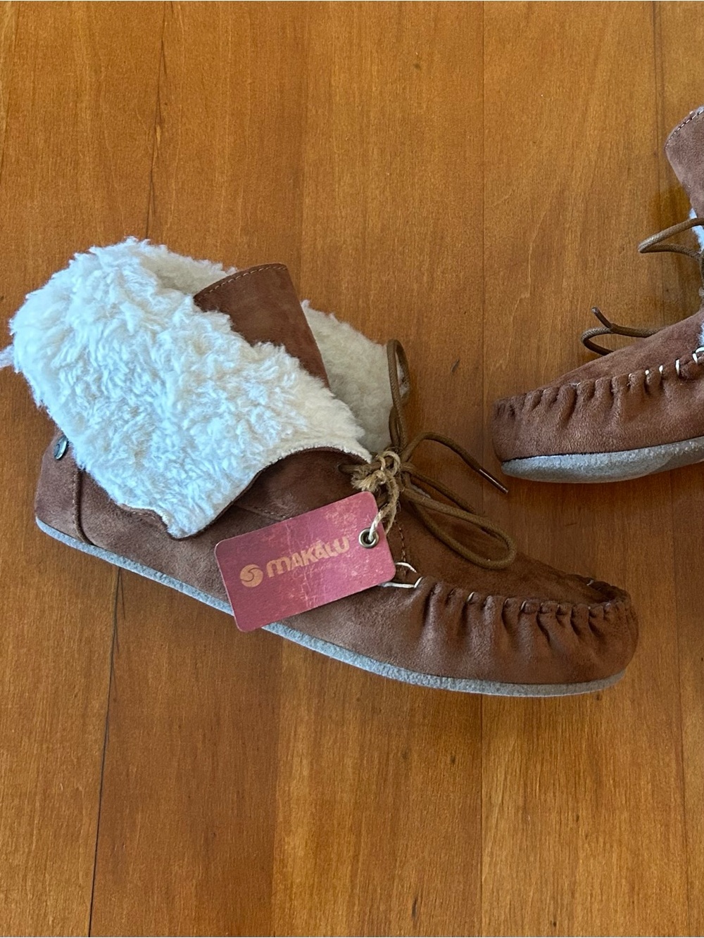 NWT Makalu California Women's Moccasin boot slipper boots Womens Size 9